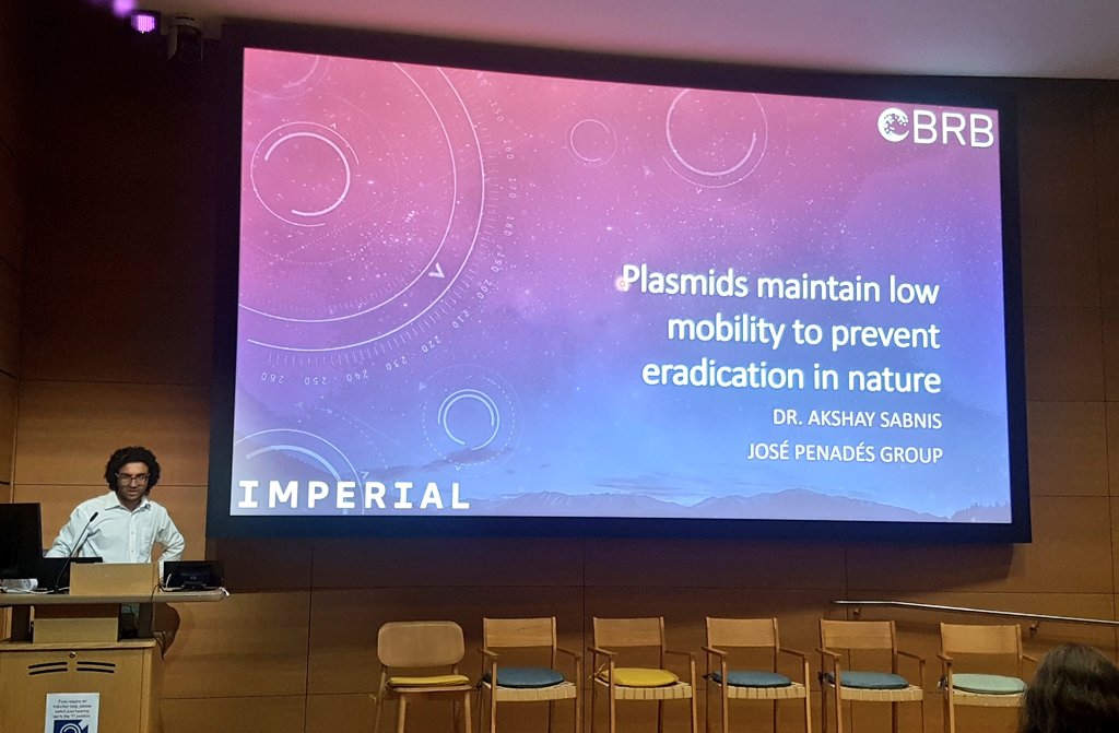 LondonECR's tweet photo. First up in our last ECR session is Akshay Sabnis! A great presentation showcasing how plasmids maintain low mobility to prevent eradication in nature! https://t.co/GiHJP0jlOJ