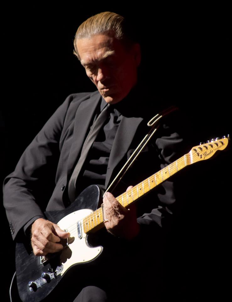 CurtMangan's tweet photo. Happy #MusicMonday! Watch GE Smith talk guitar hooks while breaking in a new set of Curt Mangan Strings!
https://t.co/hN34ZQimjB
#CurtManganStrings #GEsmith #legend #premierguitar #guitarhooks #Fendertelecaster #hooked #guitarstrings #musician #guitarlicks #guitartalk https://t.co/J7cVdq1hVd