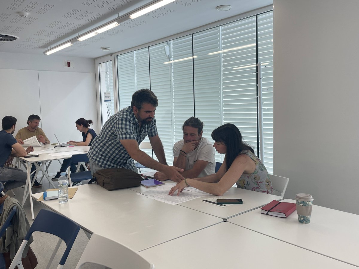 ateneucoopcamp's tweet photo. 👥 Avui hem fet trobada del Comité Promotor de l’@ateneucoopcamp amb totes les entitats que despleguem el pla d’acció per seguir treballant la proposta de CoopCamp de la propera convocatòria d’#AteneusCooperatius 

#HoFemCoopCamp #cooperativisme #ESS #intercooperació https://t.co/mQKN9naqmS