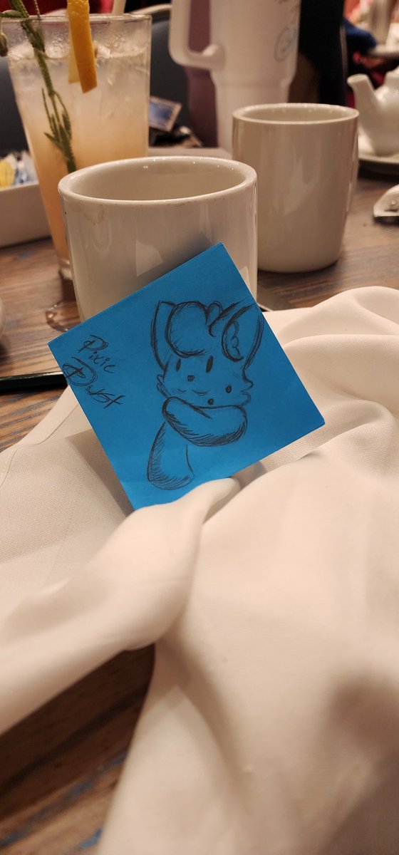 littlemiafox's tweet image. A little Mia

#furry #stickynote #art