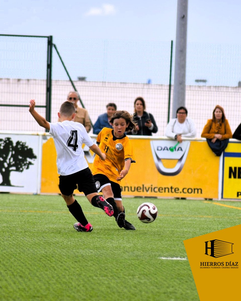USCFbase's tweet photo. 📸 IMÁGENES | El Alevín C logró el triunfo para proclamarse campeón del XI torneo organizado por el @CDPearanda. 

🆚 El equipo se enfrentó y venció en la final al @dios_cd dejándonos estás fotografías. 

#ConstruyendoUSCF🏗️ https://t.co/IoSrp1nEAq