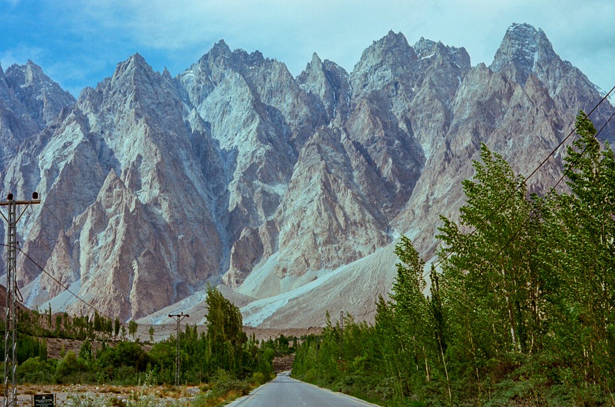 theomaramo's tweet image. Shot some of Hunza Valley on film 🎞️