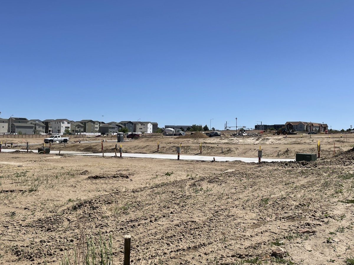 PPRBD's tweet photo. Apartment construction is slowing in the Pikes Peak region.

In May, there was only a very small 3 unit complex in Monument that was permitted. YTD = 507 new units.

With older projects finishing up, the total number of apts under construction right now is 7,827. (-350 since May) https://t.co/GzUKRqeesO