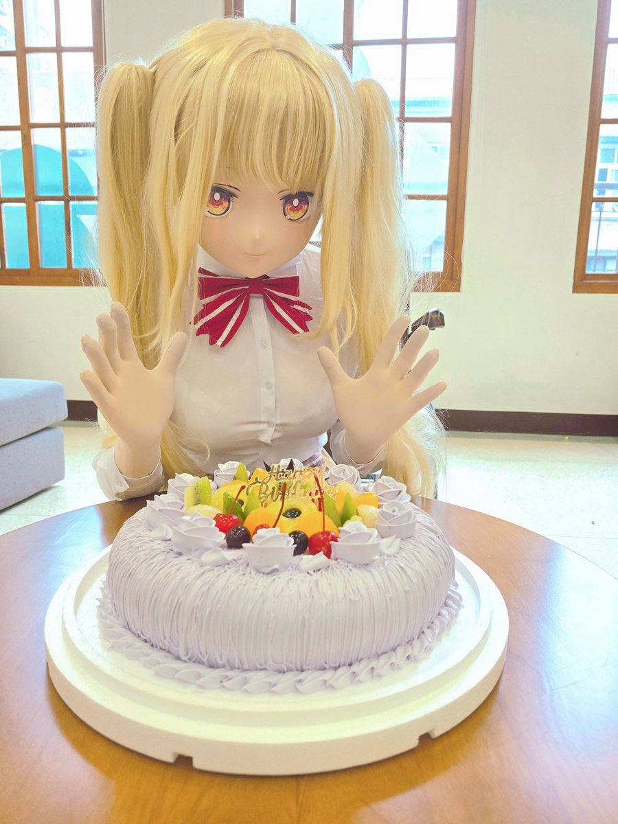 Yukikkari's tweet photo. 吃完粽子隔天就是吃生日蛋糕的日子咯🎂 https://t.co/Y21NfXrR26