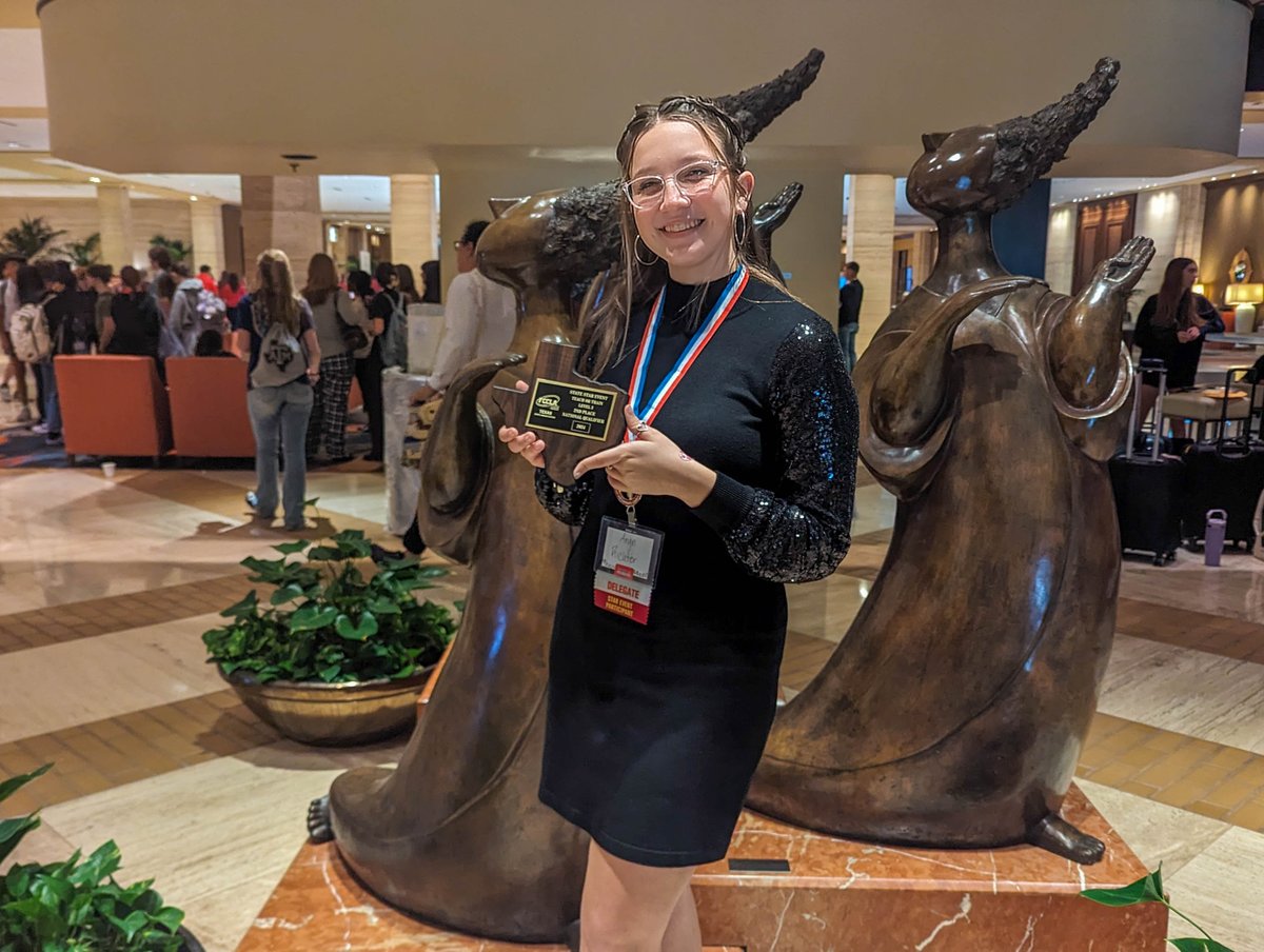 CorsicanaISD's tweet photo. Tomorrow's teachers must be able to both inspire and adapt, and Corsicana High School incoming senior Aryn Richter is already on the path to becoming an innovative educator. Read more here: https://t.co/IMuF1CUgMI https://t.co/lN7rM0aW6U