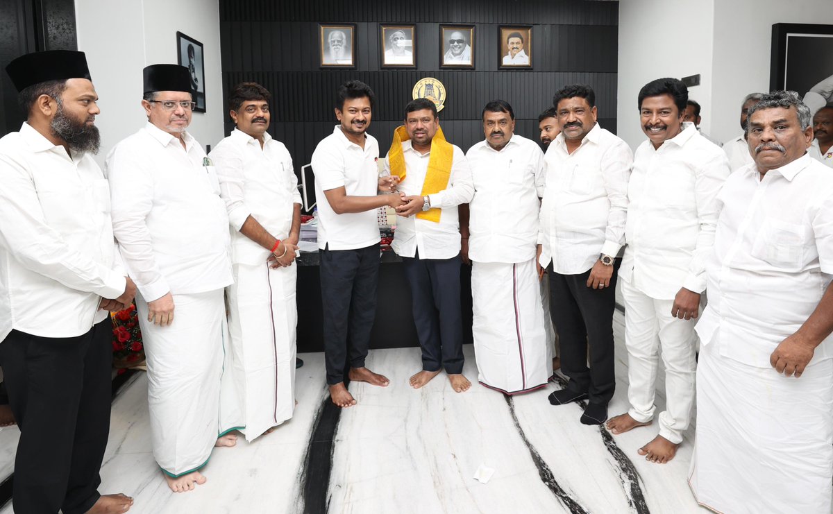 Udhaystalin's tweet photo. 2024 நாடாளுமன்றத் தேர்தலில் தமிழ்நாடு & புதுச்சேரியில் இந்தியா கூட்டணியின் #நாற்பதுக்கு_நாற்பது என்ற மாபெரும் வெற்றியைத் தொடர்ந்து, தமிழ்நாட்டின் உரிமைகளுக்காக குரலெழுப்பப் போகும் மக்களவை உறுப்பினர்கள் @tmselvaganapat, @KNavaskani, @duraivaikooffl, @keprakashdmk ஆகியோரை இன்று சந்தித்து வாழ்த்தினோம்.