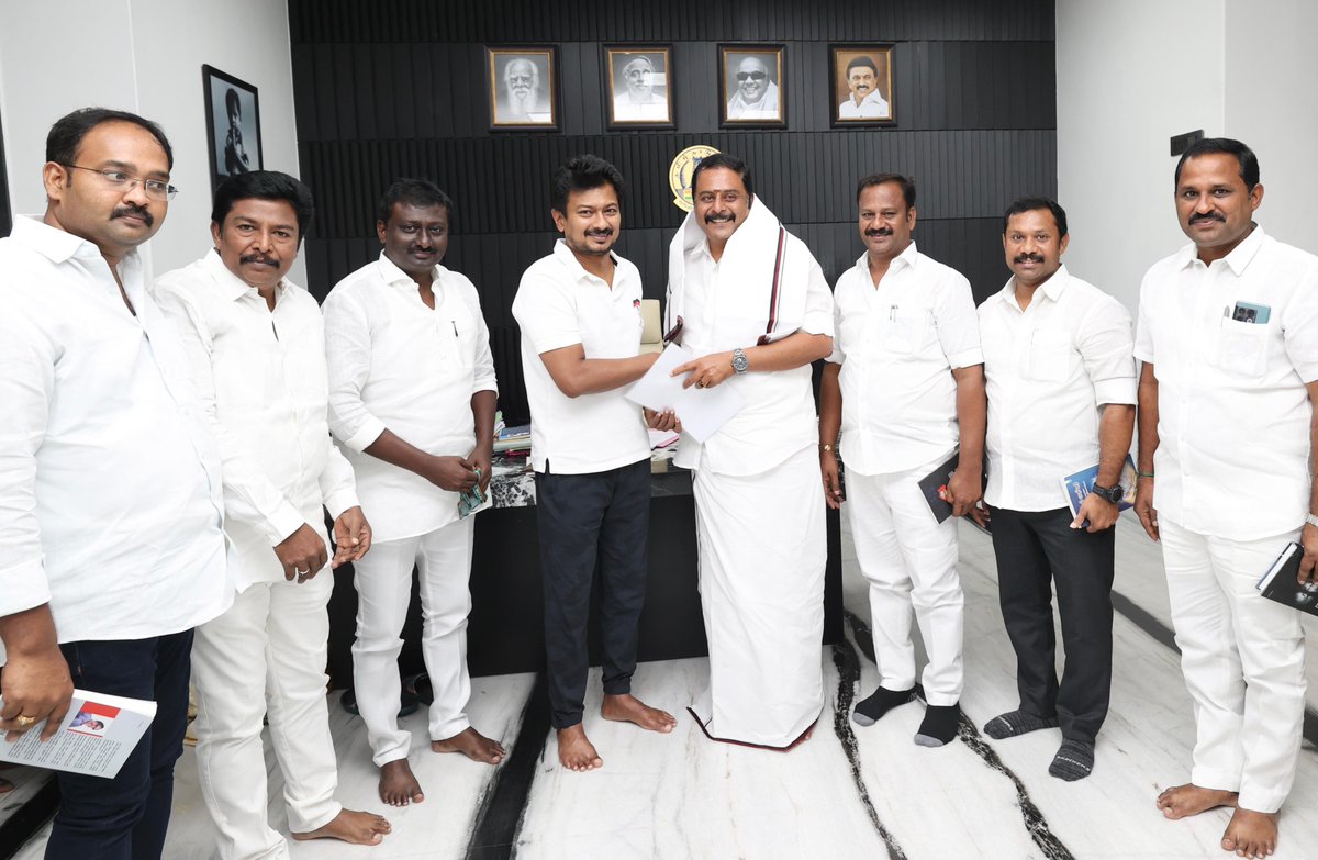 Udhaystalin's tweet photo. 2024 நாடாளுமன்றத் தேர்தலில் தமிழ்நாடு & புதுச்சேரியில் இந்தியா கூட்டணியின் #நாற்பதுக்கு_நாற்பது என்ற மாபெரும் வெற்றியைத் தொடர்ந்து, தமிழ்நாட்டின் உரிமைகளுக்காக குரலெழுப்பப் போகும் மக்களவை உறுப்பினர்கள் @tmselvaganapat, @KNavaskani, @duraivaikooffl, @keprakashdmk ஆகியோரை இன்று சந்தித்து வாழ்த்தினோம்.