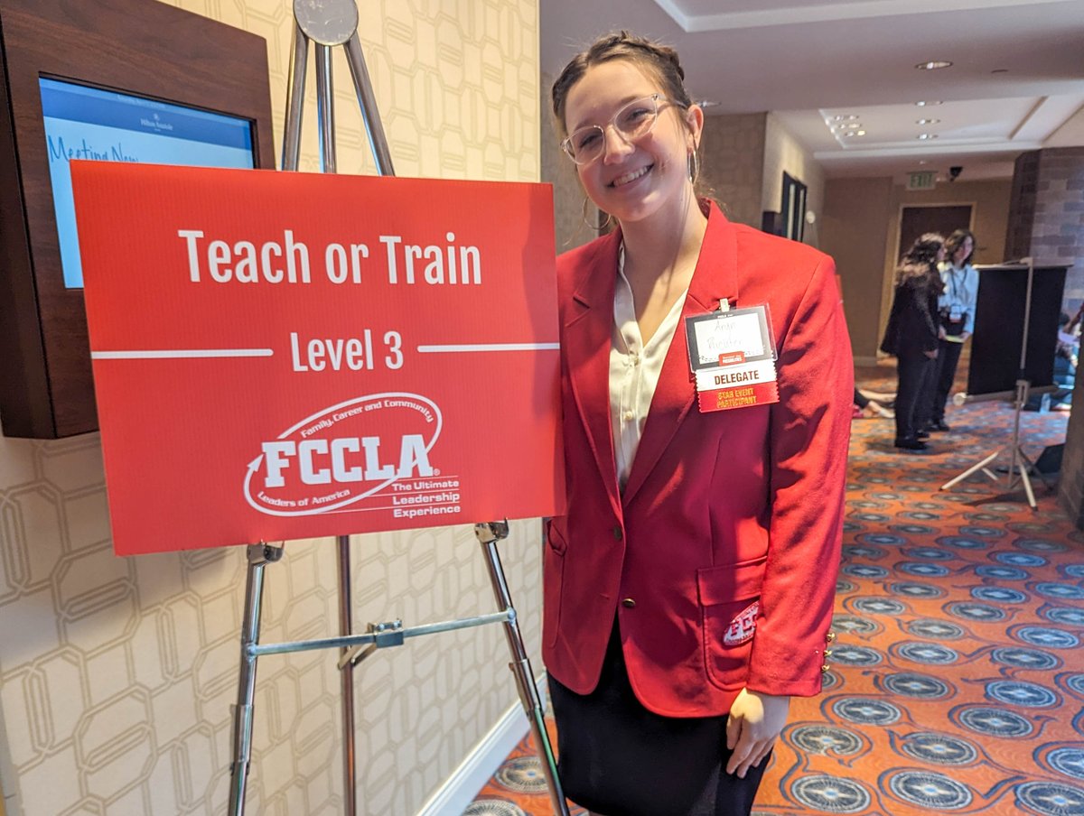 CorsicanaISD's tweet photo. Tomorrow's teachers must be able to both inspire and adapt, and Corsicana High School incoming senior Aryn Richter is already on the path to becoming an innovative educator. Read more here: https://t.co/IMuF1CUgMI https://t.co/lN7rM0aW6U