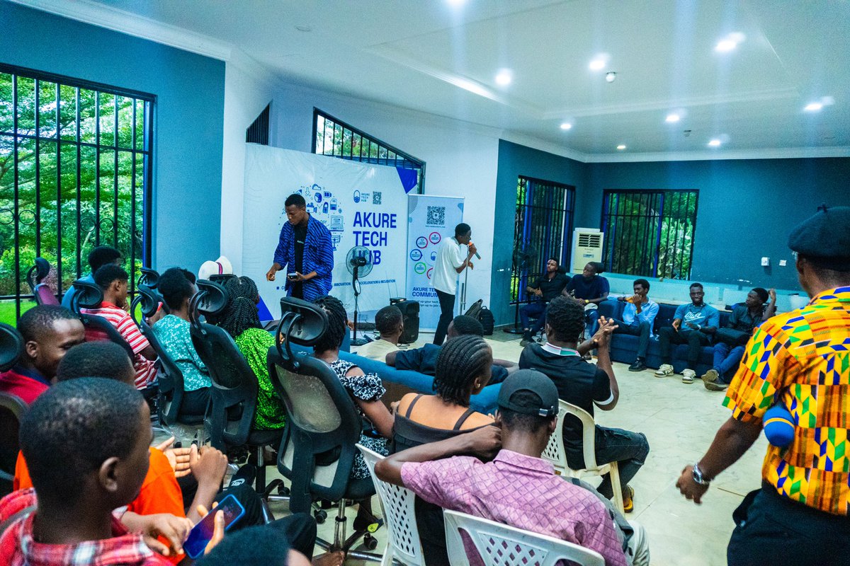 athcommunities's tweet photo. FUTA got lit at Open Mic Night!🤩
@PALS_Poetry & the ATH Creatives brought the vibes with poetry & karaoke!
Weren’t there?
You missed a ton!😌⚡️
#OpenMicFUTA #PoetryLovers #KaraokeNight #SeeYouNextTime https://t.co/qsGYUnIJtl
