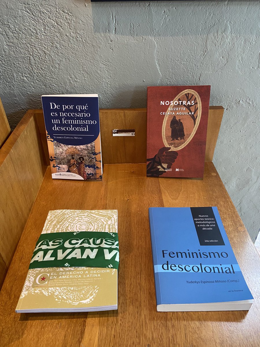 ¡Ya estamos en <a href="/MameyLibreria/">Mamey Librería</a> ! Si no lograste ir a nuestras presentaciones en #republicadominicana informamos que tenemos ejemplares disponibles en Librería Mamey. 

¡Hace falta #Crítica!