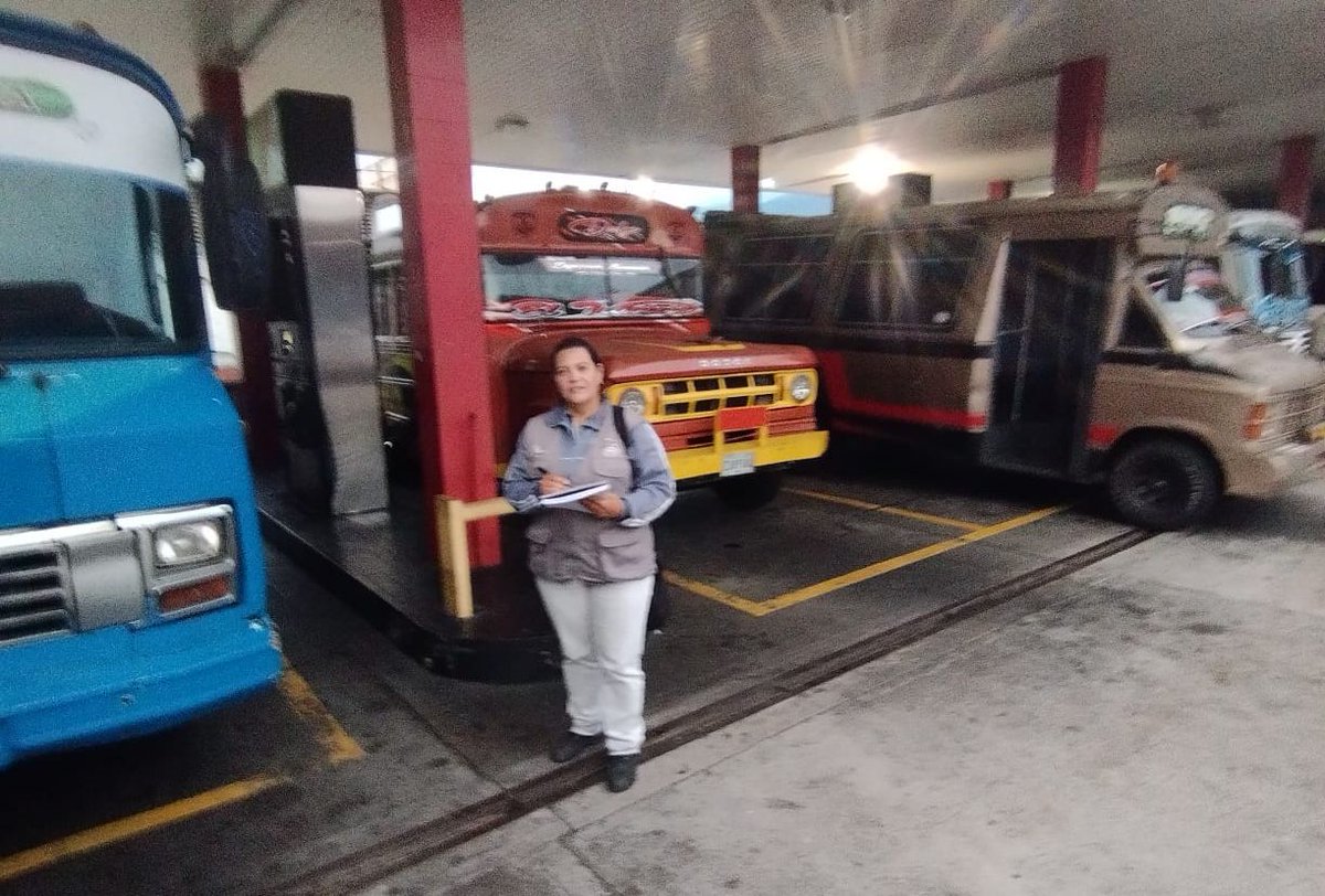 #10Jun | <a href="/meridafontur24/">meridafontur24</a> se desplegó en las E/S del sector Puente La Pedregosa ⛽️, donde supervisó el suministro de combustible al Sector Transporte Publico, en todas sus modalidades 🚍 🚖 🛵.

#NicoTieneLasRiendas

<a href="/NicolasMaduro/">Nicolás Maduro</a> 
<a href="/ELOYSULBARAN/">Eloy Chiquitín</a>