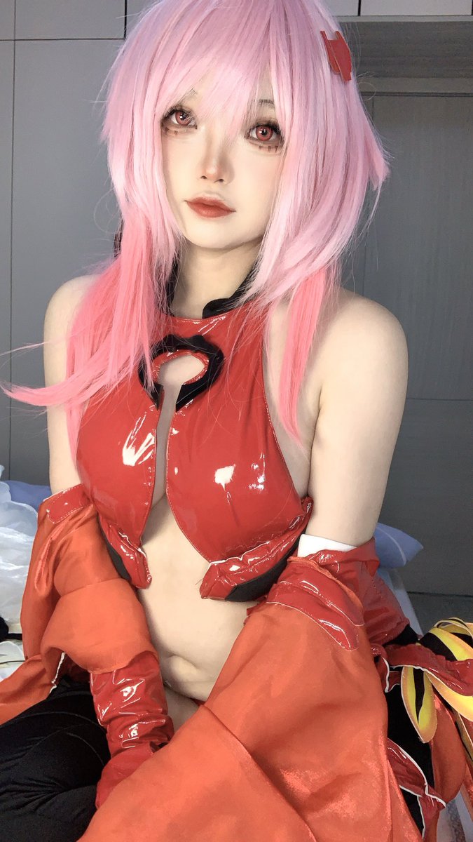 Lin707499280's tweet photo. 集……是胆小鬼吗？
#cos #cosplaye #罪恶王冠 https://t.co/MmAdeFu5ZG