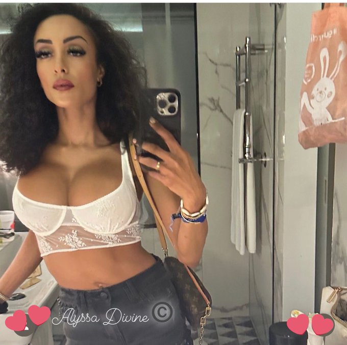 #IbizaVibes2024 🫶🏽☀️💃🏽 thank you for everyone&rsquo;s kindness and just being lovely overall big kisses from<a href="/tag/ibizavibes2024"class="tags">#IbizaVibes2024</a><a href="/tag/thankful"class="tags"><span>#thankful</span></a>