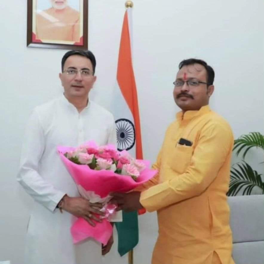 viswadeep12345's tweet photo. भारत सरकार के राज्य मंत्री मा.जितिन प्रसाद जी को कॉमर्स और इंडस्ट्री व इलेक्ट्रानिक एवम् इंफॉर्मेशन टेक्नोलॉजी विभाग मिलने की बहुत बहुत बधाई एवम् शुभ कामनाएं।💐💐💐💐 https://t.co/bvh0vzDM99