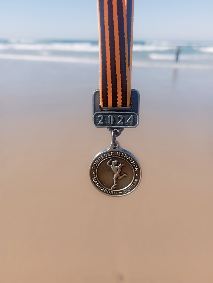 Cassper_stan's tweet photo. We came, we conquered the Ultimate Human Race @ComradesRace
#MedalMonday 🏅🏅❤️🙏💚
#RunningWithTumiSole #Trappings
#Comrades2024 #FetchYourBody2024 https://t.co/SL7PHHuRTX
