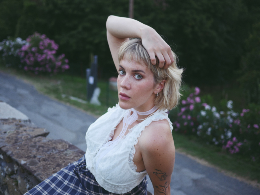 CLASH (@clashmagazine) on Twitter photo "Everything all at once!"
<a href="/BessAtwell/">Bess Atwell</a>'s remarkable 'Light Sleeper' documents a transitional era in her life - she opens up to CLASH about this special album.
clashmusic.com/features/every⦠"Everything all at once!"
<a href="/BessAtwell/">Bess Atwell</a>'s remarkable 'Light Sleeper' documents a transitional era in her life - she opens up to CLASH about this special album.
clashmusic.com/features/everyā¦