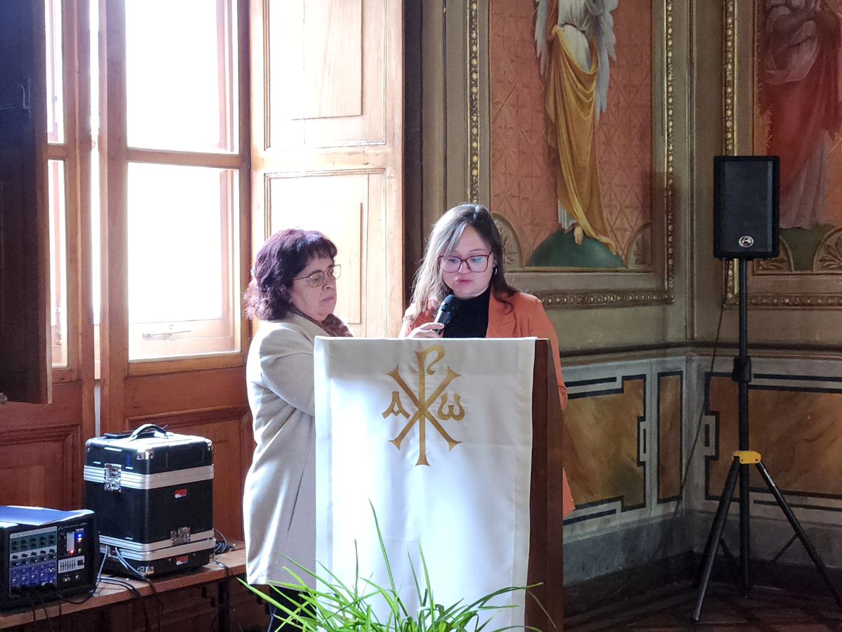 GraceArcosM's tweet photo. Esta mañana junto a diversas candidaturas a Alcaldes/Alcaldesas de la RM, participamos del encuentro de oración, reflexión y convivencia organizado por @Iglesiastgo un espacio para fortalecer la convivencia democrática en base al respeto y el valor de la diferencia 🙌🏽 https://t.co/NEZzBleAR0