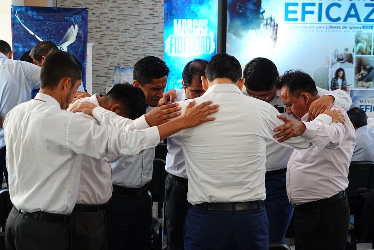 🙏 Momentos de oración por la presencia del Espíritu Santo en la vida de cada pastor y que Él fortalezca su liderazgo en la iglesia 💒.