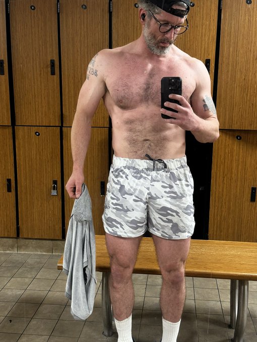 Vegas tomorrow https://t.co/b2crDgSGZG