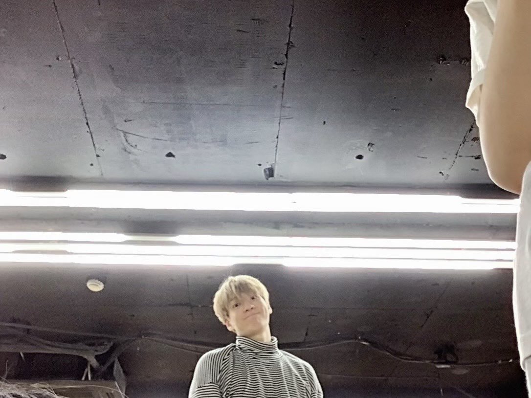 위시형 생일축하한다요!
형이랑 함께해서 너무너무 행복하고 누구보다 멋지고 듬직한 우리 리더인 거 잊지 말고 알겠죠? 
오래오래 함께 즐겁게 활동 했으면 좋겠도다
오늘 맛있는 거 많이 먹구 즐거운 하루 보내봅세~~~ 러뷰러뷰😘😘

#EPEX #이펙스 #JEFF #제프
#미소가제일예쁜_위시_생일축하해