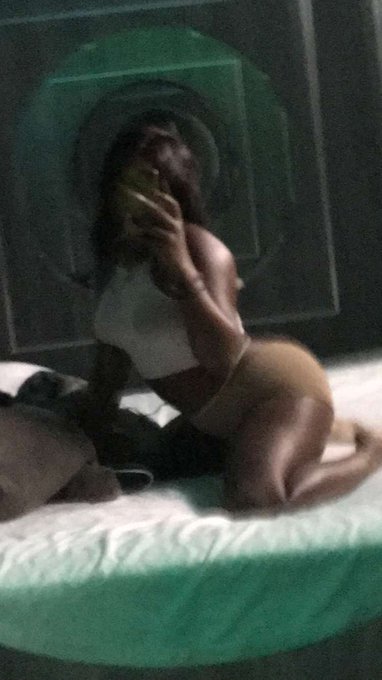 Bitch im thicc hoe 🐍💋🤭 #ThickerDenABowlOfOatmeal https://t.co/3UsKRDZSNG<a href="/tag/thickerdenabowlofoatmeal"class="tags">#ThickerDenABowlOfOatmeal</a>