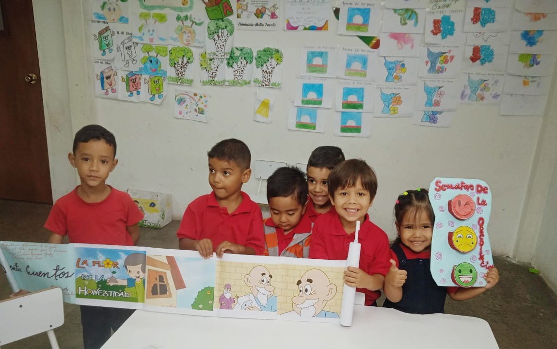 Centro de Desarrollo de la Calidad Educativa Lara (@cdcelara) on Twitter photo #10Jun Nuestro semillero se encuentra en las aulas, recibiendo educación y valores para la vida.
¡Gracias a cada maestro y maestra que enseña con amor por el futuro de Venezuela!
<a href="/NicolasMaduro/">Nicolás Maduro</a>
@MPPEDUCACION
<a href="/_LaAvanzadora/">Yelitze Santaella</a>
<a href="/EleamerAbdala/">Eleamer Elkatrib</a>
#NicoTieneLasRiendas #10Jun Nuestro semillero se encuentra en las aulas, recibiendo educación y valores para la vida.
¡Gracias a cada maestro y maestra que enseña con amor por el futuro de Venezuela!
<a href="/NicolasMaduro/">Nicolás Maduro</a>
@MPPEDUCACION
<a href="/_LaAvanzadora/">Yelitze Santaella</a>
<a href="/EleamerAbdala/">Eleamer Elkatrib</a>
#NicoTieneLasRiendas