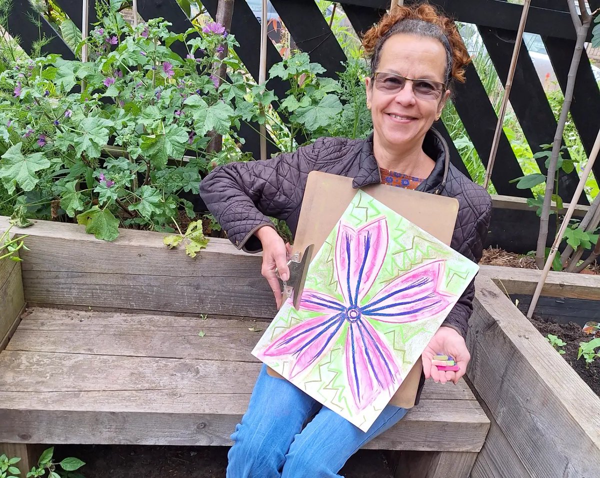 Eleanor Pearce (@eleanorpearce) on Twitter photo Great art session #uptheallotments!
yesterday at Manor Park Community Garden! Exploring our shared #greenheritage and drawing the beautiful planting.
Huge thanks to <a href="/HeritageFundUK/">The National Lottery Heritage Fund</a> for funding this work. With partners <a href="/l00plabs/">LOOP LABS</a> & <a href="/EastsideCH/">Eastside Community Heritage</a> Great art session #uptheallotments!
yesterday at Manor Park Community Garden! Exploring our shared #greenheritage and drawing the beautiful planting.
Huge thanks to <a href="/HeritageFundUK/">The National Lottery Heritage Fund</a> for funding this work. With partners <a href="/l00plabs/">LOOP LABS</a> & <a href="/EastsideCH/">Eastside Community Heritage</a>