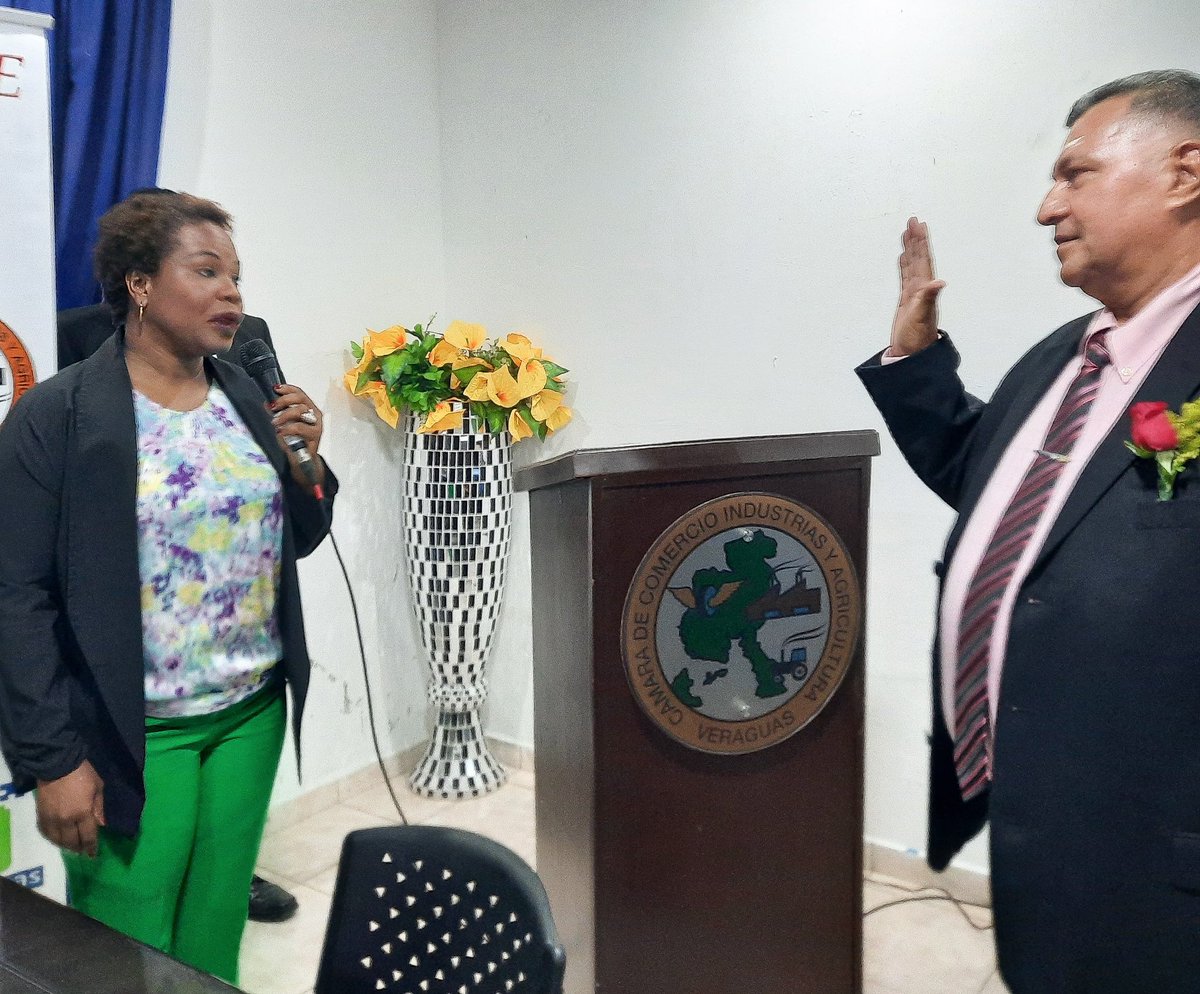 conapevercoc's tweet image. Toma de posesión de la Junta Directiva Veraguas-Coclé 2023-2025.
La Junta Directiva capitular está presidida por el Periodista Ismael Hernández, junto a un grupo de profesionales de la comunicación de las provincias de Veraguas y Coclé
#Conape #Periodistas #Veraguas #Coclé