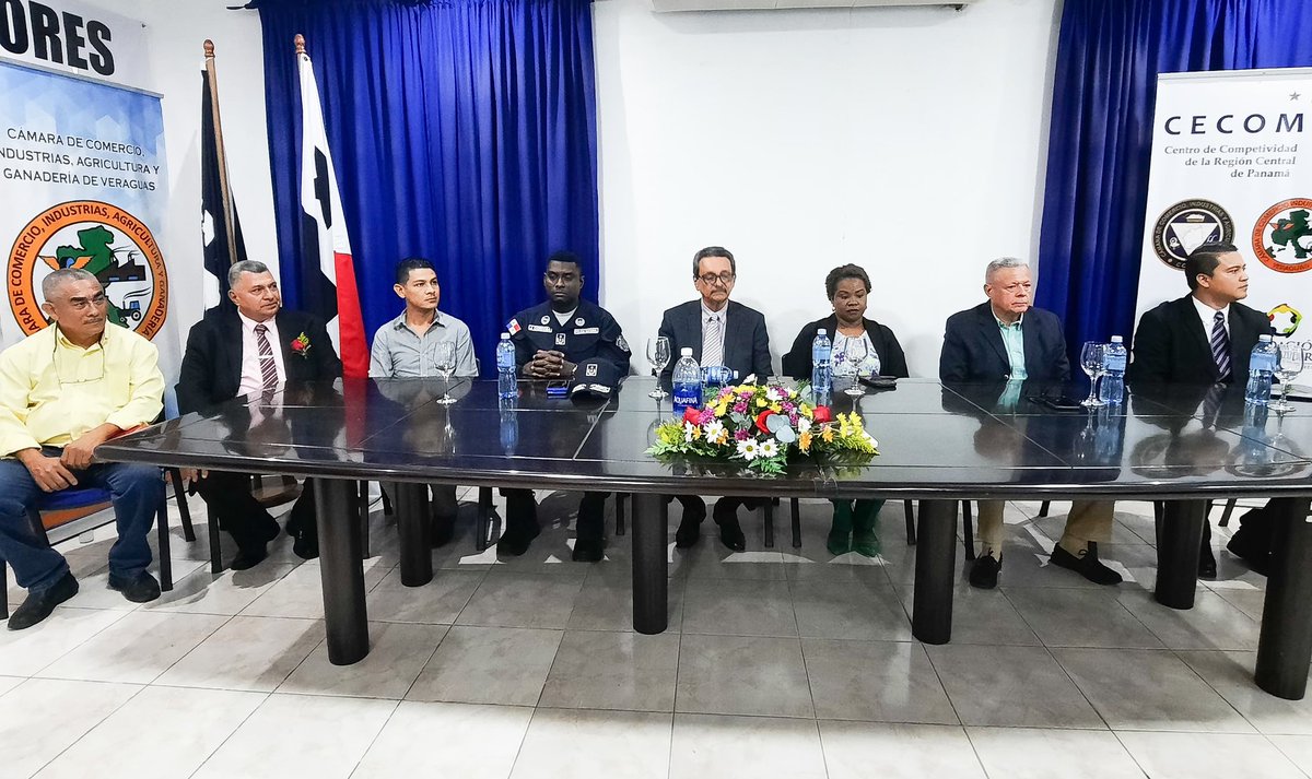 conapevercoc's tweet image. Toma de posesión de la Junta Directiva Veraguas-Coclé 2023-2025.
La Junta Directiva capitular está presidida por el Periodista Ismael Hernández, junto a un grupo de profesionales de la comunicación de las provincias de Veraguas y Coclé
#Conape #Periodistas #Veraguas #Coclé