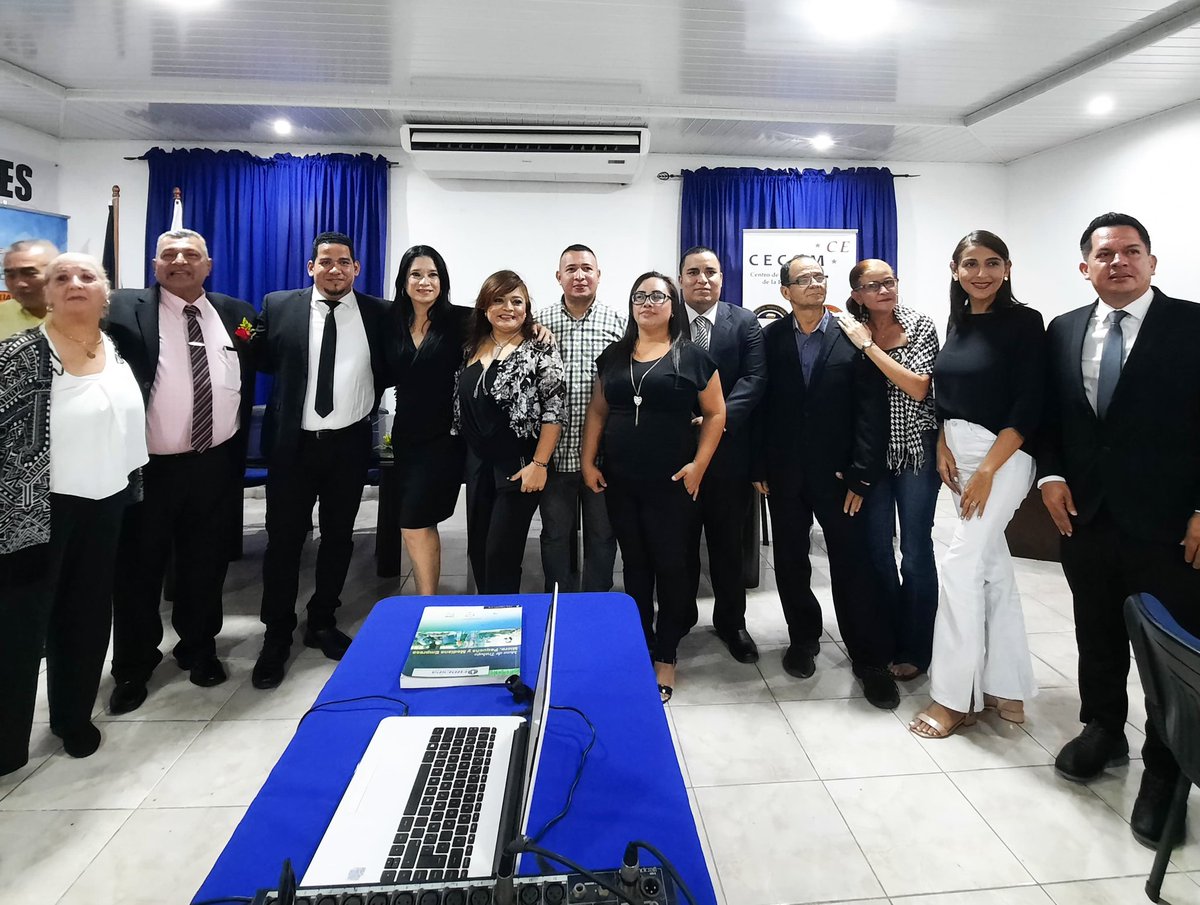 conapevercoc's tweet image. Toma de posesión de la Junta Directiva Veraguas-Coclé 2023-2025.
La Junta Directiva capitular está presidida por el Periodista Ismael Hernández, junto a un grupo de profesionales de la comunicación de las provincias de Veraguas y Coclé
#Conape #Periodistas #Veraguas #Coclé
