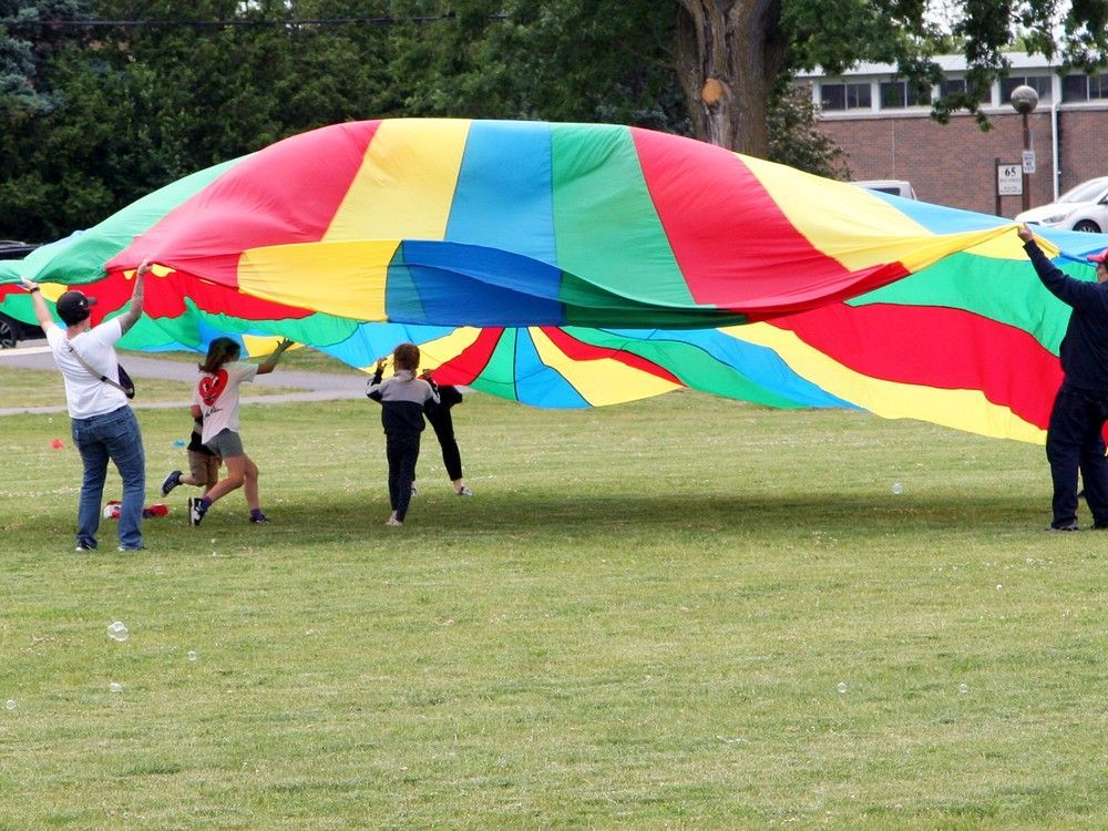 WhigStandard's tweet photo. Thousands attend Kingston's Inclusive Fun Fair https://t.co/S2mP3emKXI https://t.co/UPuPZvqkTH