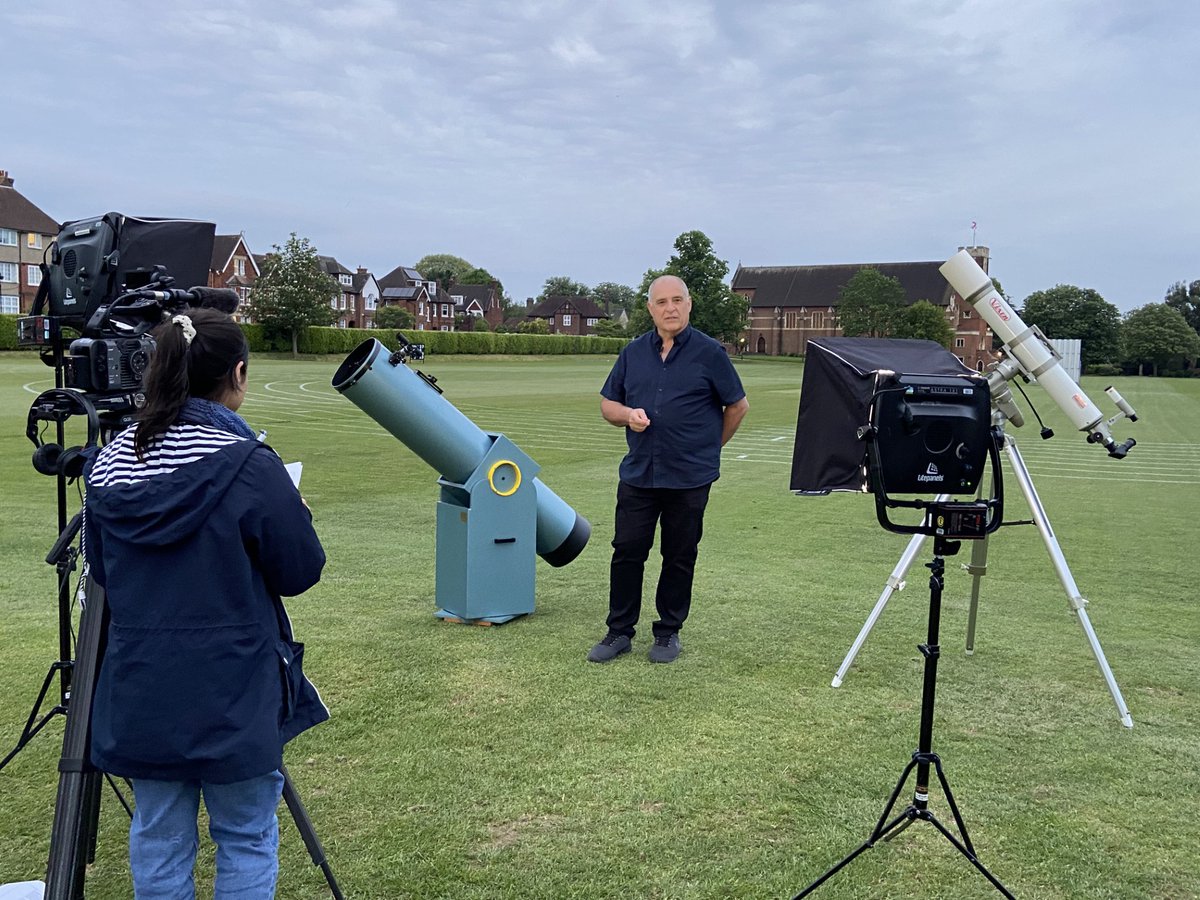 BedfordSchool's tweet photo. Our school observatory is set to feature in two episodes of the BBC's long-running astronomy programme 'The Sky at Night' tonight at 10.00pm on BBC Four. Presenter Pete Lawrence explains how to find and photograph inky, ghost-like objects in the sky, known as dark nebulae. 🔭 https://t.co/gbIW3QKG95