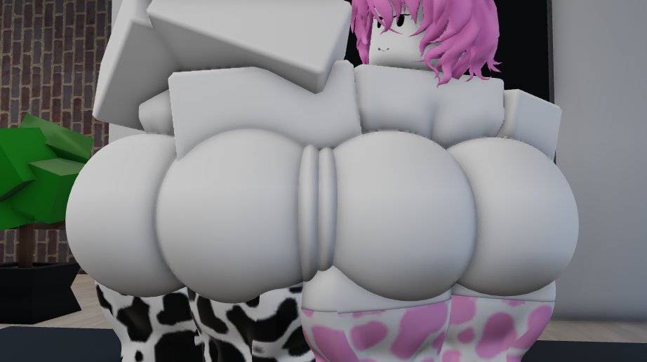 CreamPieRR34's tweet photo. Pinky P and B (both are Arrest wife)
#RR34 https://t.co/MJaa5wXKtu