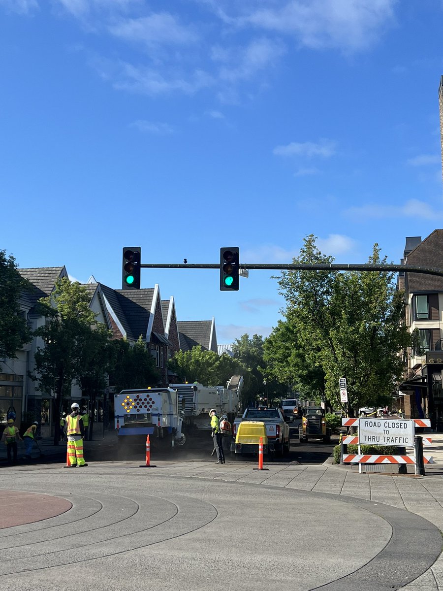 LakeOswegoInfo's tweet photo. #TrafficReminder: 1st St closed today btwn A Ave & Evergreen, until 6pm for paving activities. Access open for peds, bikes & businesses via sidewalks. Please use caution & expect construction noise & traffic. https://t.co/XMWSrQ0rVb