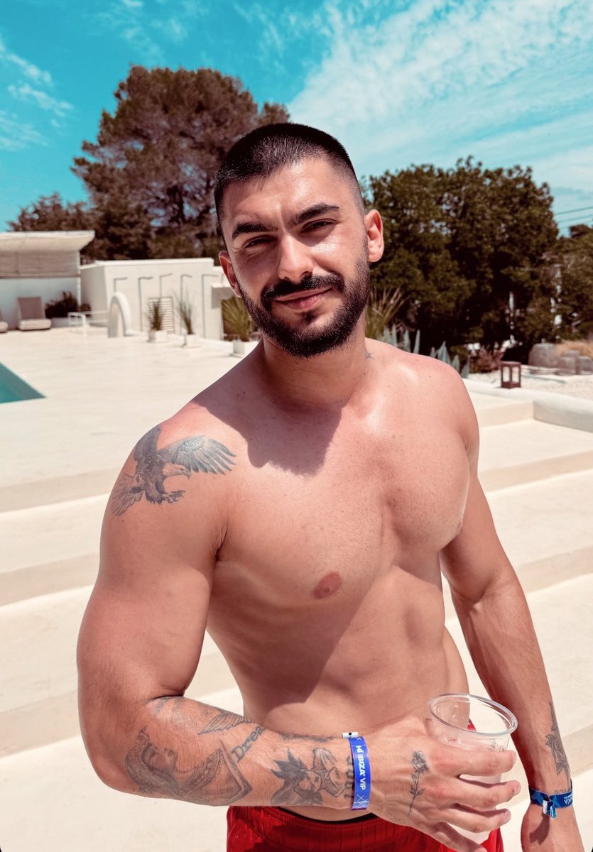 hotties_around's tweet photo. Why??? 🤤🤤
#butrintimeri #albanianboy https://t.co/ZshSjFoHAg