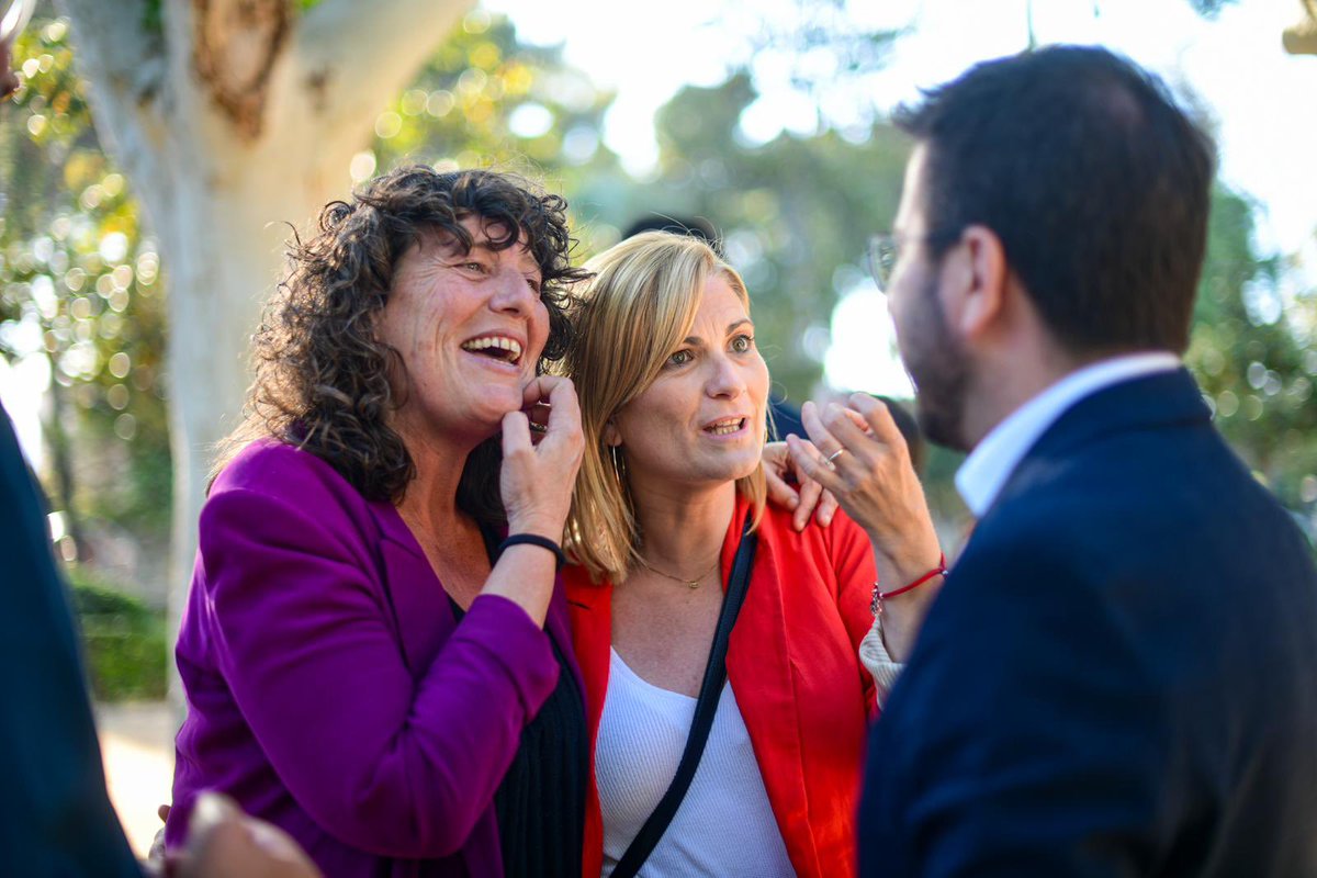 Feliç. El <a href="/parlamentcat/">Parlament de Catalunya</a> té una gran Vice Presidenta primera. Som-hi @raquelsans