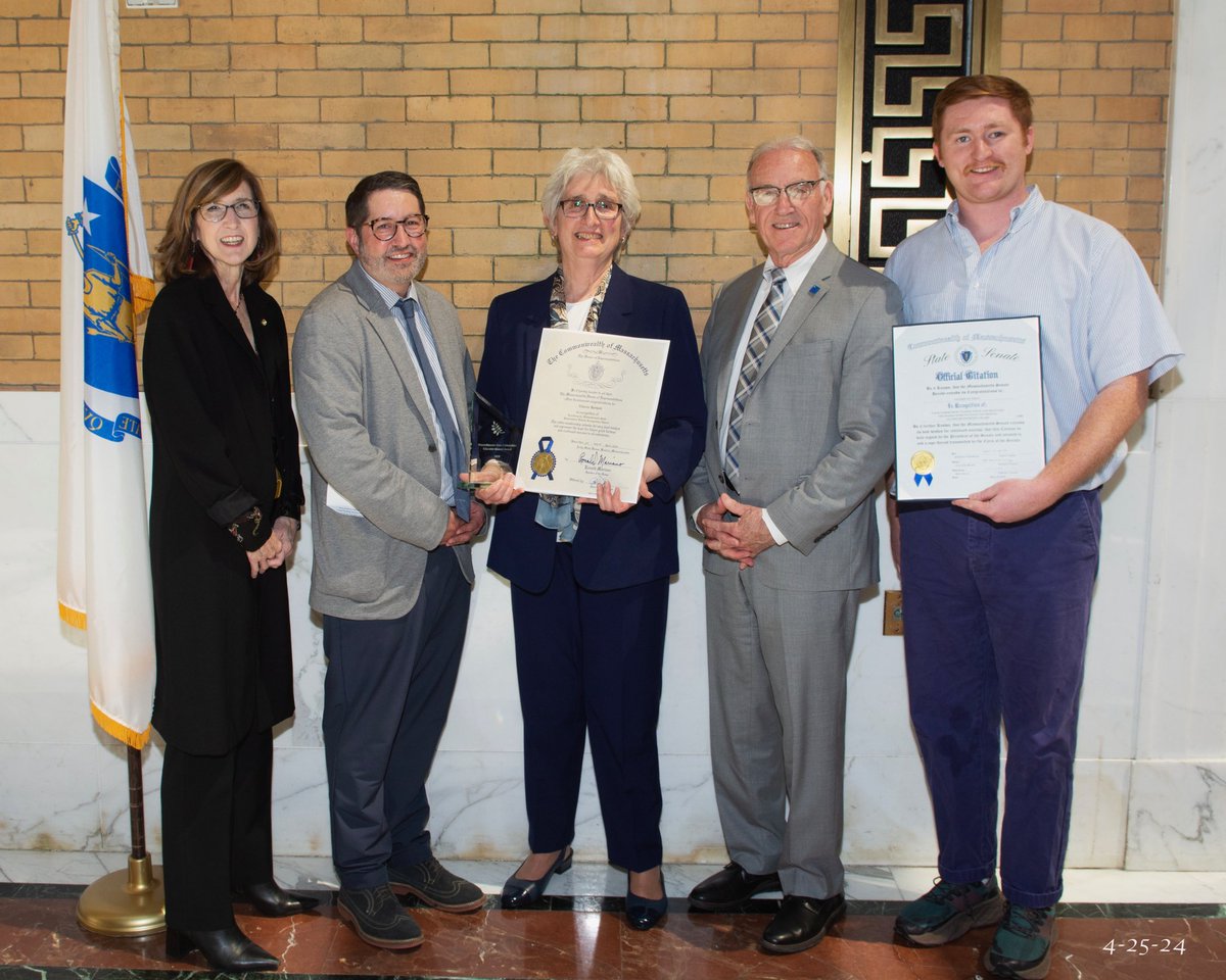 FraminghamU's tweet photo. #Congrats are in order! Our very own, Valerie Hytholt, was recognized for her achievements in education at the #MassachusettsStateUniversities Annual Educator Alumni Award Ceremony. Head to our Facebook page to learn more about Valerie! 👏
#FraminghamState #fRAMily #FSURams #FSU https://t.co/H3UpXAPMmE