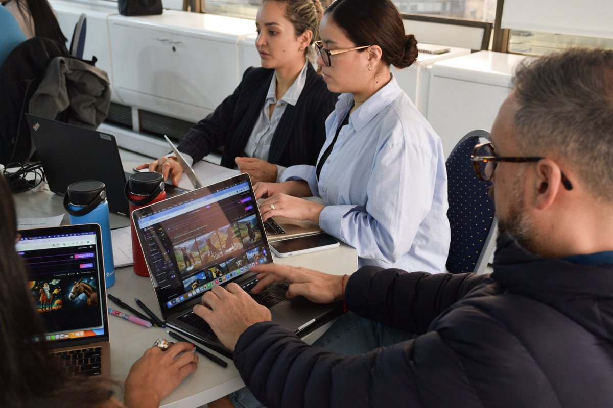 udepalermo's tweet photo. ¡Así vivimos el MBA Journey! ☝️🆙🚀
Estudiantes y egresados del #MBAUP participaron de este encuentro presencial donde aprendieron nuevas tecnologías y tendencias en #InteligenciaArtificial y #Neuromanagement. https://t.co/pZ9BJVjscY
