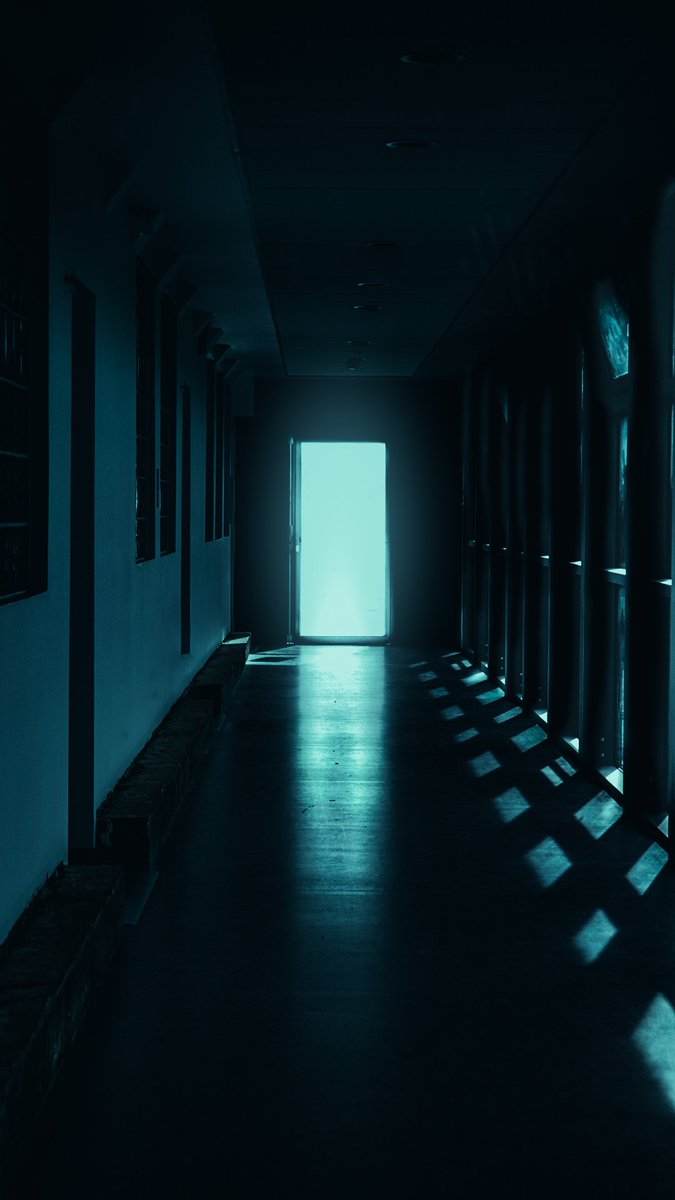 cdiGDLTrg's tweet photo. Résultats du #concours #photo "Mystère au lycée". Bravo à tous les élèves ! 1er prix : "Experimental Building" de Lucia Schiappa 1G7, 2ème prix : "Shadows" de 
Léane Bretbeil 2de12, 3ème prix : "Blue origin" de Mathilde Leconte 1G9. https://t.co/yxnDhIsQeG