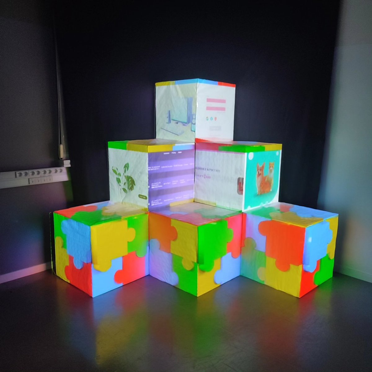 [Festival MMI] Félicitations à Léandre Aubry, Télio Garnier, Anyssa Lecomte, Chloé Moqet et Noémie Mulina, qui remportent le 1er prix dans la catégorie dispositif innovant pour leur vidéo mapping dans le cadre du <a href="/FestivalMMI/">Festival MMI 🐐</a> 
<a href="/LeMansUniv/">Le Mans Université</a> <a href="/lesIUT/">Les IUT</a> <a href="/Laval_la_Ville/">Laval la Ville</a> <a href="/LavalAgglo/">LavalAgglo</a>