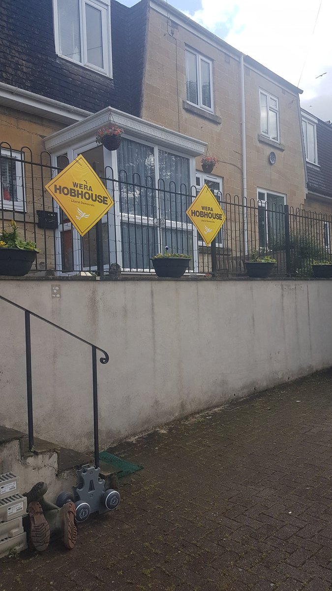 SBS_Bath's tweet photo. @Wera_Hobhouse supporter #TurningTwertonOrange @Twertonlibdems @LibDems https://t.co/clChTD9gab