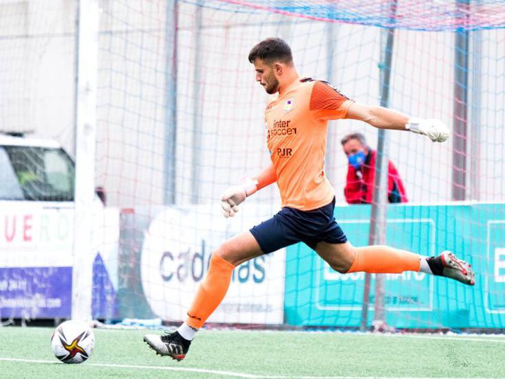 ✅ ＦＩＣＨＡＪＥ 

👤 𝐑𝐨𝐛𝐞𝐫𝐭𝐨 𝐉𝐚𝐫𝐚 (<a href="/rober1jara/">Jara</a>)
🎂 25 años 
🧤 Portero  
➡️ Procedente de la Arandina (2ª RFEF). 
➡️ Antes cantera del Alavés, Badajoz (2ªB), Numancia (2ªB), Langreo (2ª RFEF) y Escobedo.