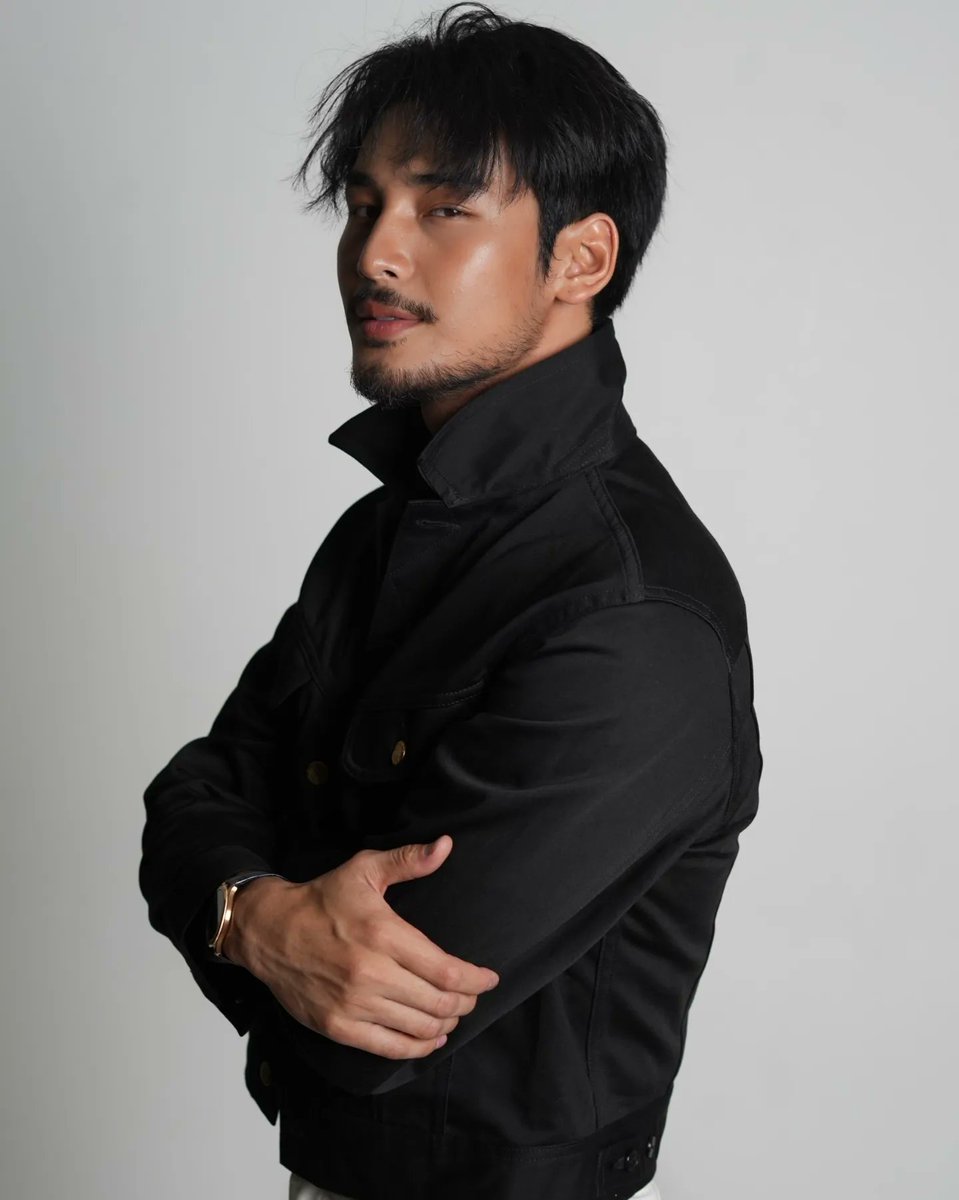 VogueThailand's tweet image. โว้กออกเดินทางพร้อม @Nnattawin1 สู่กรุงปารีส ประเทศฝรั่งเศส พร้อมร่วมงานเฉลิมฉลองครบรอบ 150 ปีของแบรนด์จิวเวลรีระดับโลก @Piaget ในฐานะแบรนด์แอมบาสเดอร์คนสำคัญ  เตรียมติดตามการรายงานตลอดทริปนี้ได้ที่โว้กประเทศไทย #ApoFlytoPariswithPiaget