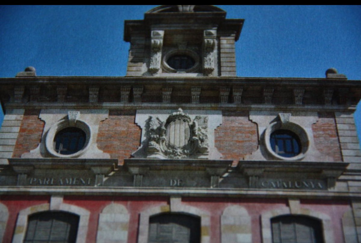 emilialberich's tweet photo. Recordo l'actuació de @joseprull com a secretari de la Mesa del @parlamentcat el 2012, quan va impulsar la coberta de l'escut de Felip V amb la senyera durant la Diada. Un gest simbòlic per recuperar la memòria històrica i reforçar el nostre patrimoni parlamentari. https://t.co/17B0ndaIQp
