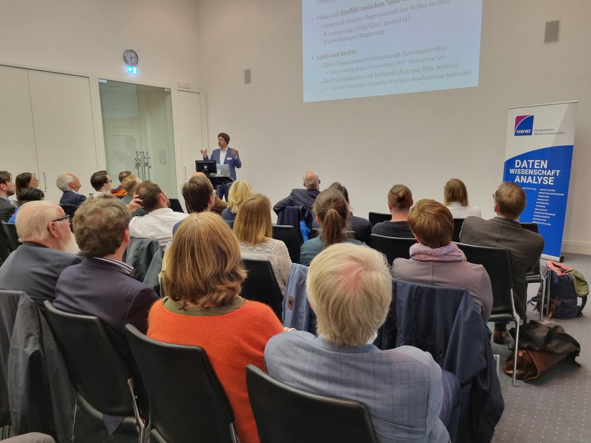 HWWI (@hwwihamburg) on Twitter photo Heute im Kontext der Wahlergebnisse der #Europawahl #HWWI Forum #Wirtschaftspolitik mit Prof. Dr. <a href="/Ch_Trebesch/">Christoph Trebesch</a> zum Thema ökonomischer Konsequenzen des #Populismus. Heute im Kontext der Wahlergebnisse der #Europawahl #HWWI Forum #Wirtschaftspolitik mit Prof. Dr. <a href="/Ch_Trebesch/">Christoph Trebesch</a> zum Thema ökonomischer Konsequenzen des #Populismus.
