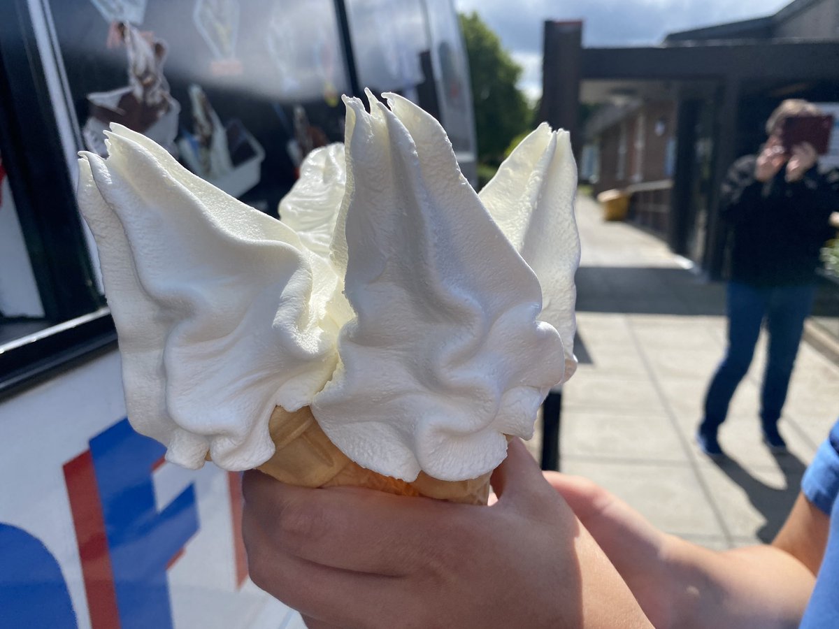 Patients of Glenrothes Hospital were treated to an ice cream today thanks to a generous donation from the Rose Duncan Community Foundation. Rose was passionate in helping others and it’s wonderful to see her legacy lives on 🌹