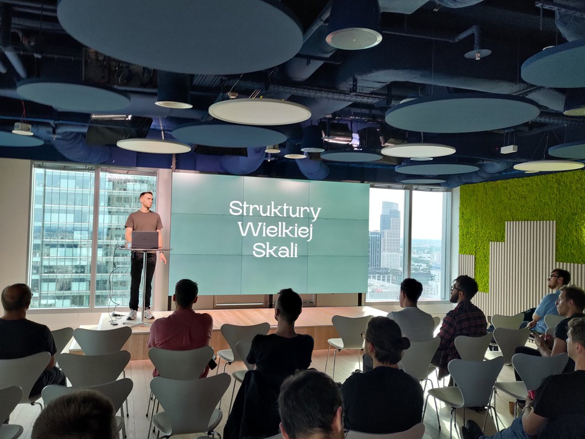 Zaczynamy kolejne spotkanie <a href="/dddwaw/">DDD-WAW</a> Dziś Struktury Wielkiej Skali - nieczęsty, ale bardzo ciekawy temat, który przedstawi Ignacy Szreter