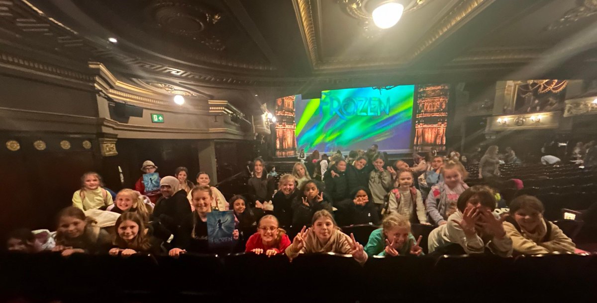 colleylane's tweet photo. 🌟 What an amazing day @colleylane dancers had! The children were lucky enough to take part in a #dance workshop @Pineappledance Studios with a West End performer, who they  then watched in Disney’s Frozen @TheatreRoyalDL! 🌟 #personalpotential @WinAcadTrust https://t.co/fwHBJeyXTP