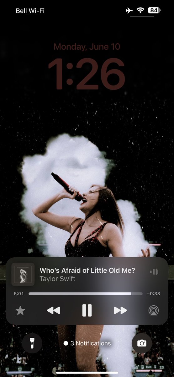 tsloverlocks's tweet photo. Free Taylor Lock Screen 

Red era x #TSErasTourEdinburg 

Please rt and like if you save 

- m, z, a https://t.co/s2QbHMVCKL