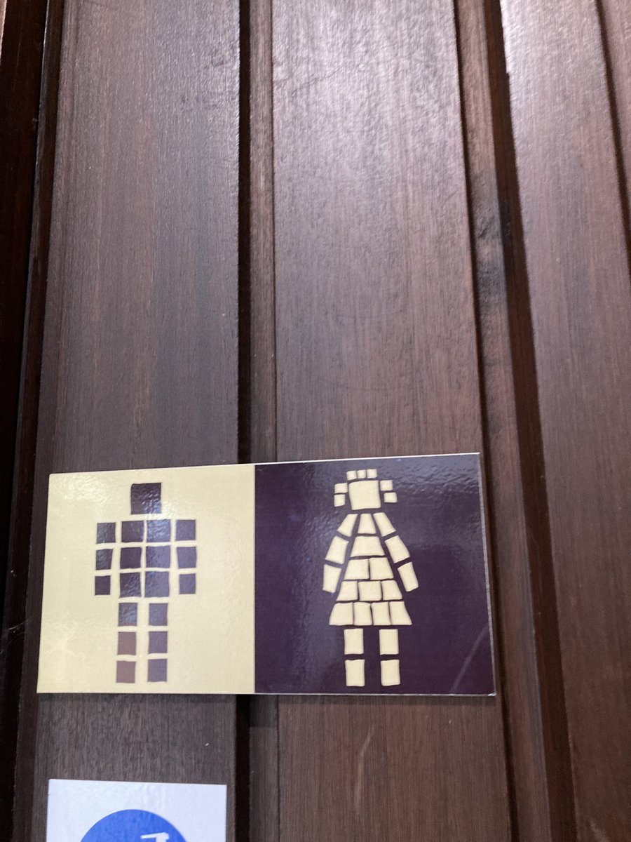 Estos letreros de baños diferentes